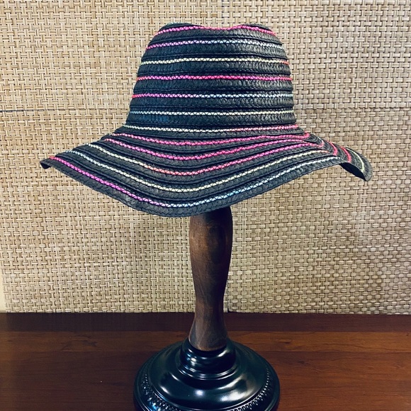 Accessories - EUC Black Rainbow Mesa Straw Hat OS